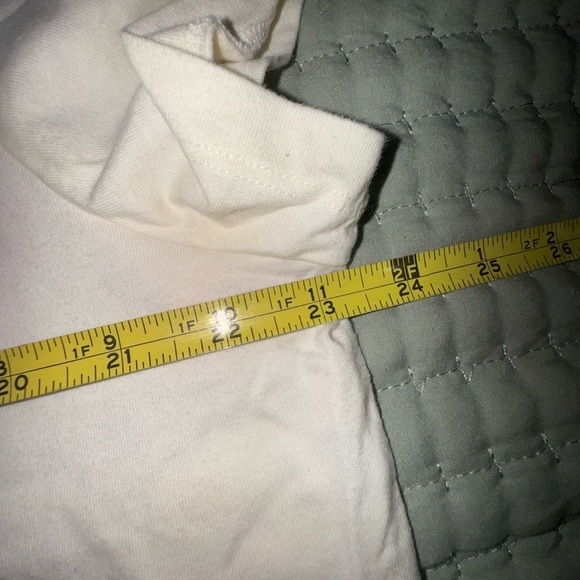 L.L. Bean Signature cream Flowy T with faux floral embroidery. Size XL. EUC - Picture 5 of 10